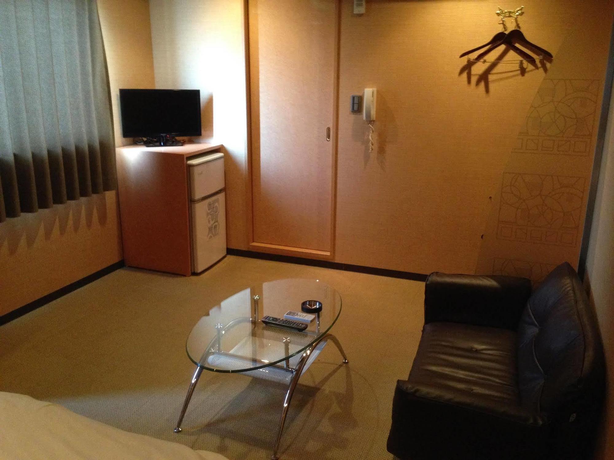 Uehonmachi Plaza Hotel (Adults Only) Osaka Exterior foto